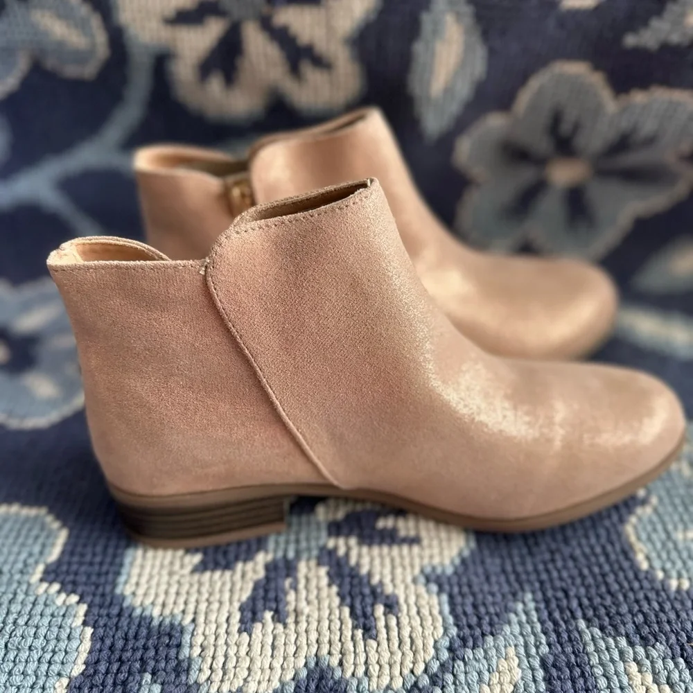 👢 NWT Sonoma Goods For Life Osmona Girls Ankle Boots Size 6 Rose Gold